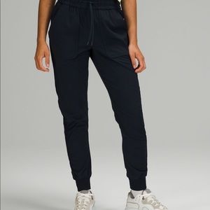NWT Lululemon Beyond the Studio Joggers True Navy 6